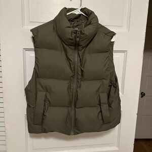 Zara full zip puffer vest